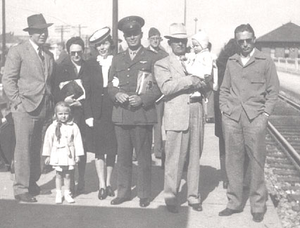 Howard, Dorothy Jean, Jean, Mother, Guy, Dad, Judia Faye, and Roy