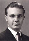 Kemper in glasses